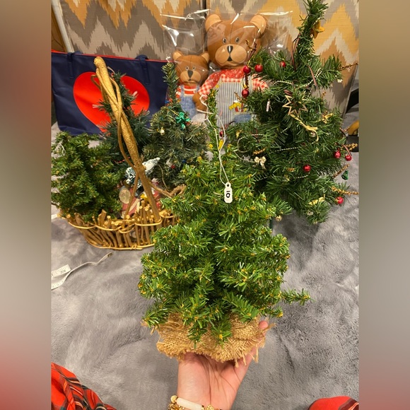 Mini Christmas Tree (Without ornaments) - Picture 4 of 4